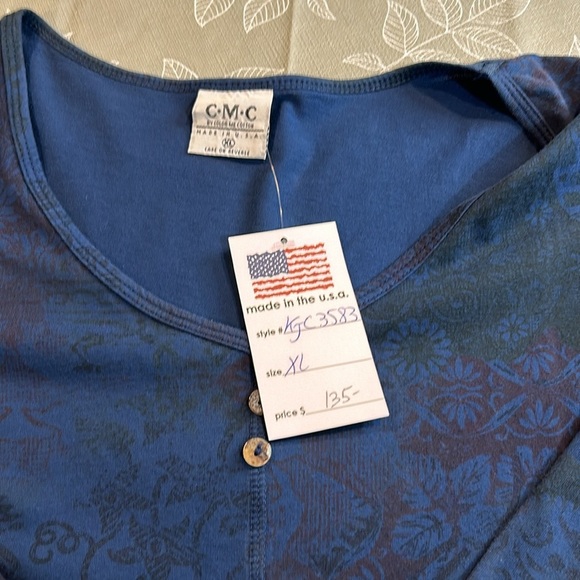 Ladies CMC 3/4 Sleeve Top. - Picture 2 of 4